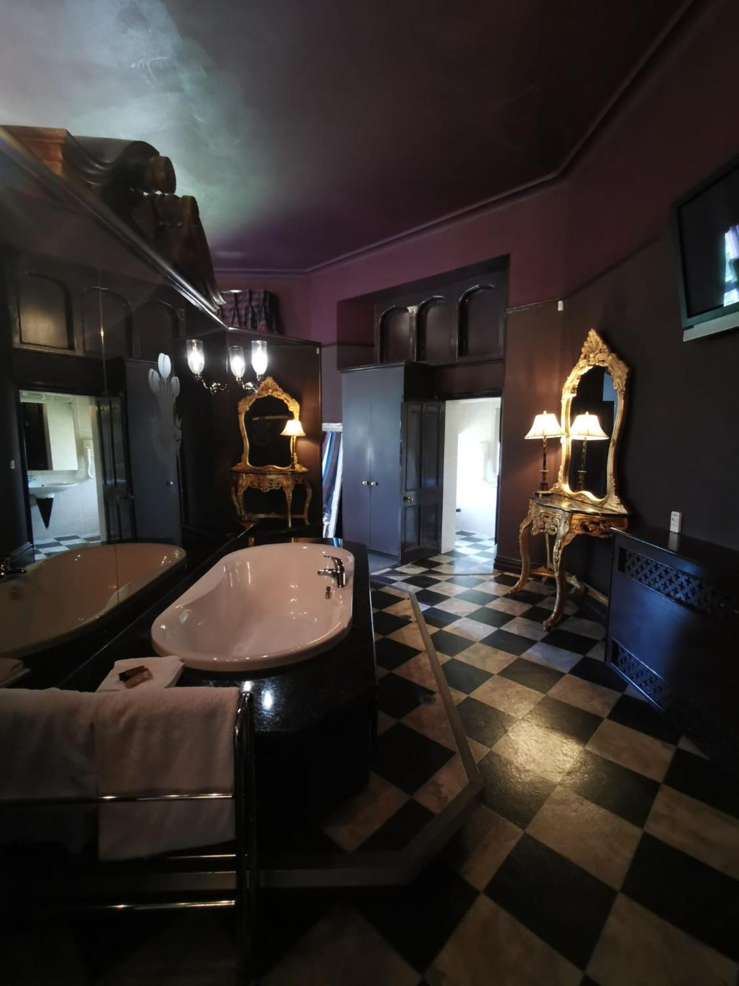 Ruthin Castle Hotel And Spa ภายนอก รูปภาพ