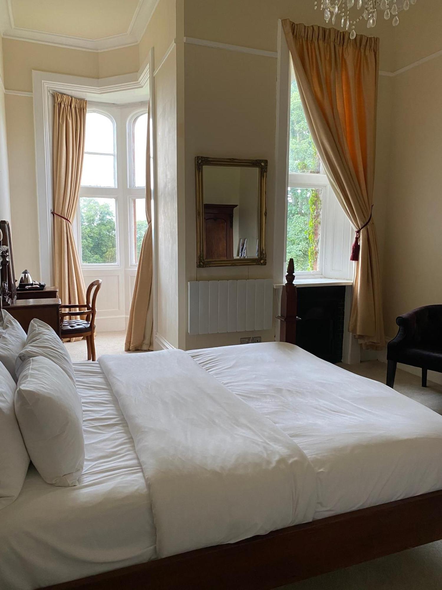 Ruthin Castle Hotel And Spa ภายนอก รูปภาพ